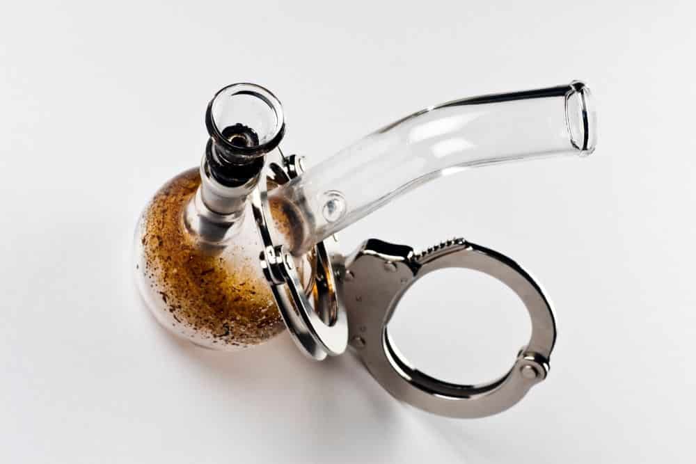 IL Drug Paraphernalia Possession: What Are the Consequences?